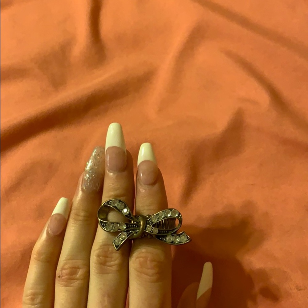 Bow ring - Picture 2 of 3